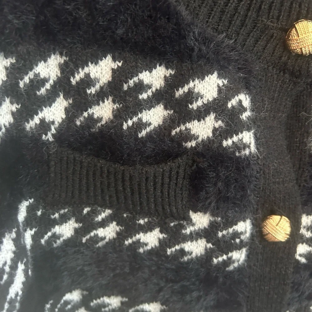 Oliver O Brand Herringbone Sweater with Gold Buttons - Picture 5 of 8